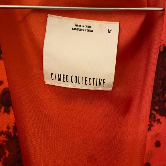 Size medium C/Meo Collective dressy top - Picture 3 of 3